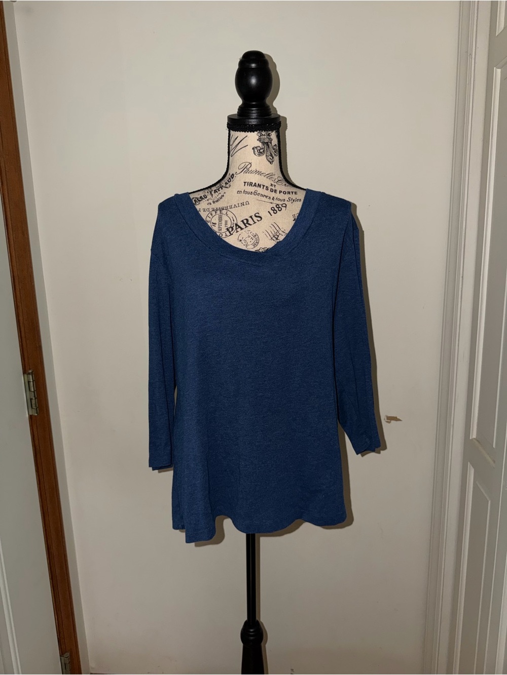 ✨5/$30✨ St. John's Bay Navy Scoop Neck Long Sleeve Top